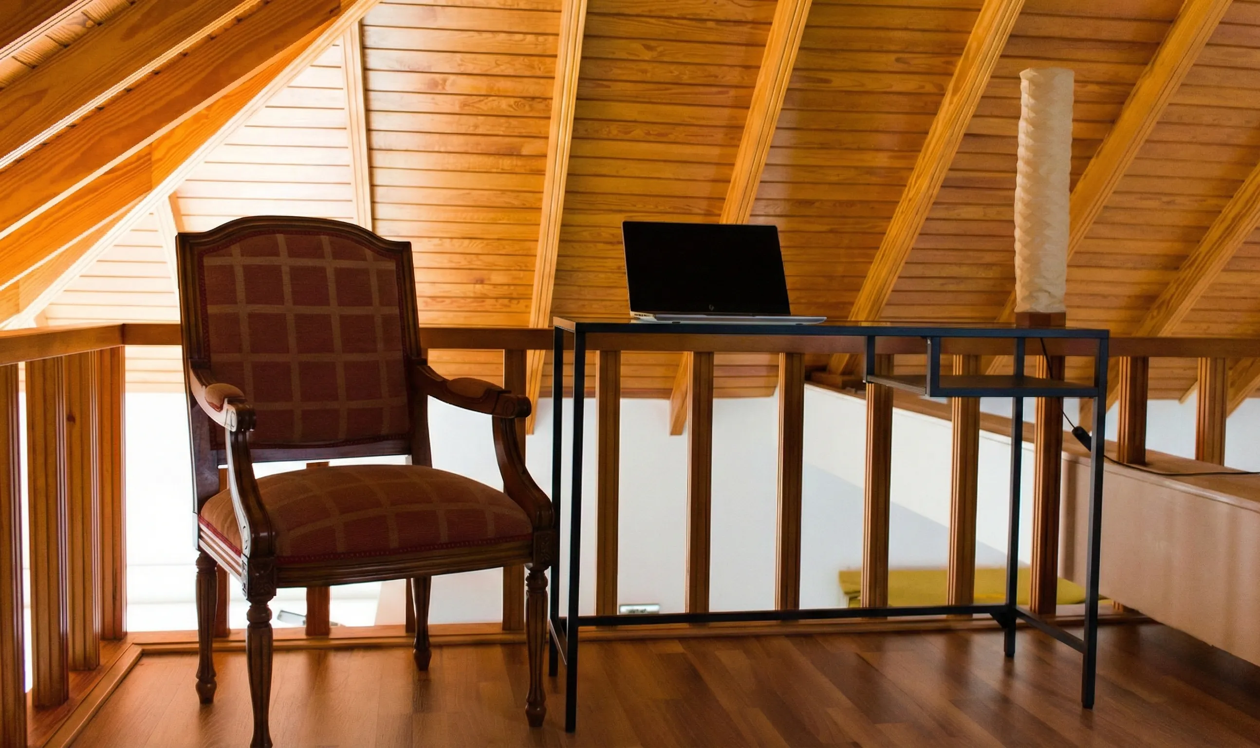 Dormitorio principal con cama doble